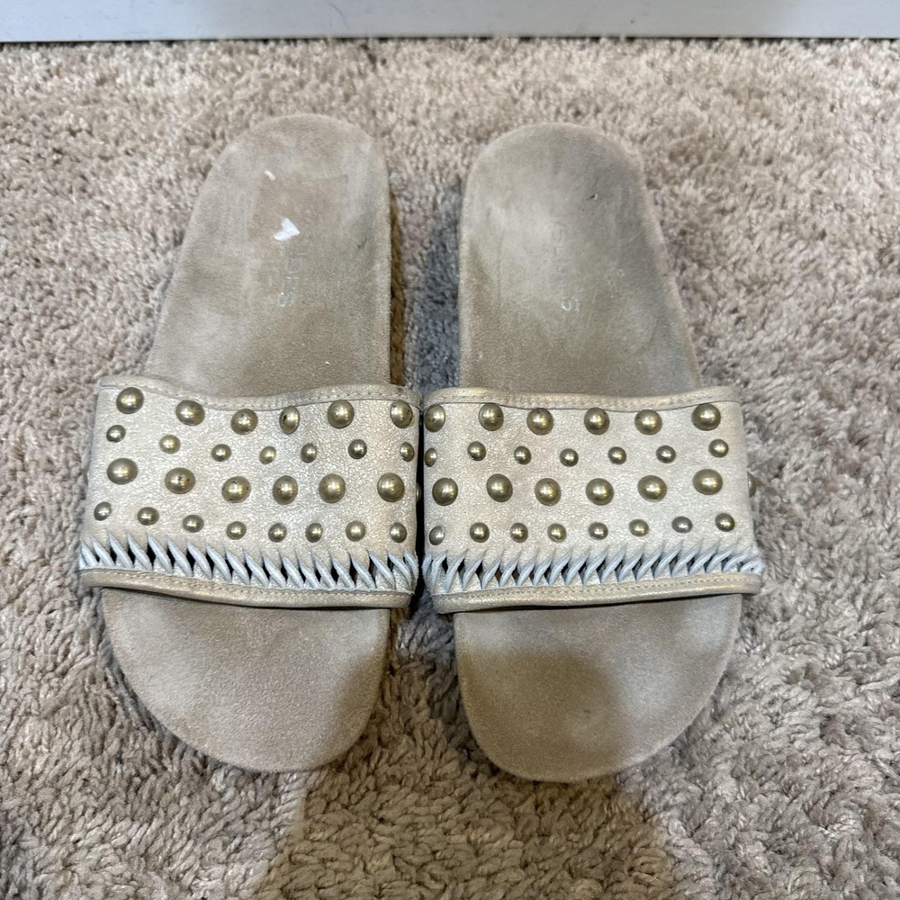J/SLIDES NYC Sandals Shoes Womens Size 6.5 Beige Studded Slide Flat Comfort